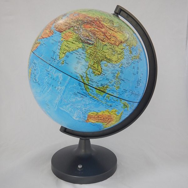 ลูกโลกแสดงลักษณะทางภูมิศาสตร์แบบมีไฟ ขนาด 28 ซม. (Illuminated Terrestrial Globe 28 cm) - Image 2