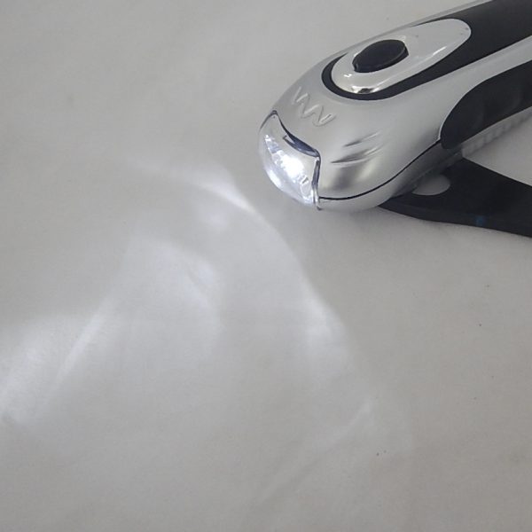 ไฟฉายไดนาโม LED (Dynamo Powered LED Light B) - Image 2