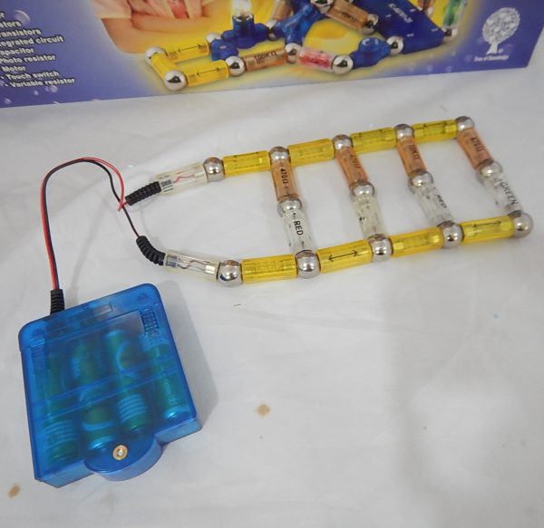 ชุดอิเล็กทรอนิกส์ 40 กิจกรรม (Electronic Activity Kit 40) - Image 2