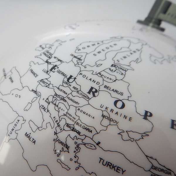ลูกโลกระบายสี ขนาด 28 เซนติเมตร พร้อมปากกาสี (Color My World Globe 28 cm) - Image 5