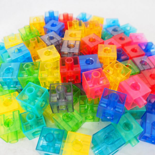 ลูกบาศก์ตัวต่อ 2 ซม. แบบโปร่งใส (100 ชิ้น, 10 สี) (Translucent Linking Cubes, 100 cubes, 10 colors) - Image 5